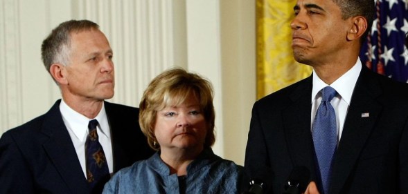 Matthew Shepard's parents Dennis Shepard and Judy Shepard with President Barack Obama in 2009