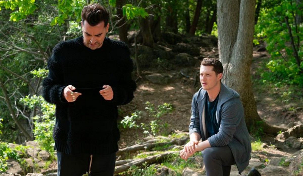 Patrick's proposal to David on Schitt's Creek was amazing PinkNews