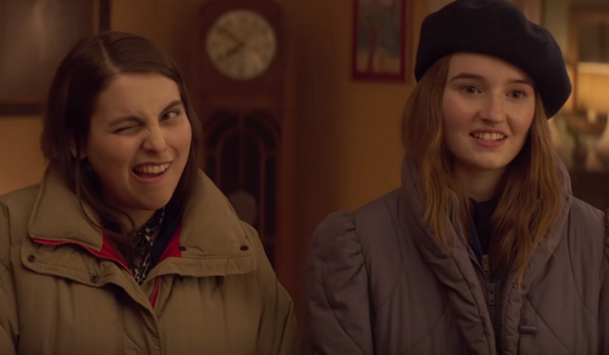 Kaitlyn Dever as lesbian student Amy and Beanie Feldstein as Molly in Booksmart.