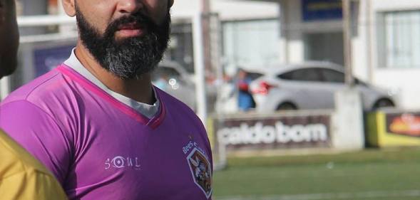 Douglas Braga playing for BeesCats