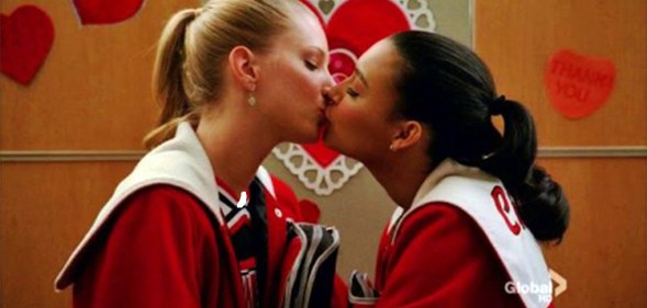 Santan and Brittany kiss (Glee)
