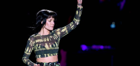 Halsey concert lesbian couple straight pride speech