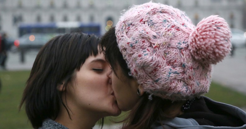 Lesbian Force Kiss - Instagram bans #lesbian, #bi and #gays hashtags - but it's not why you  think | PinkNews