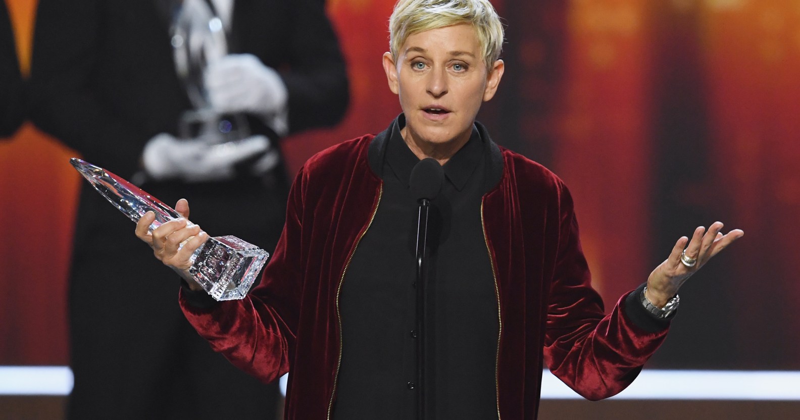 LOS ANGELES, CA - JANUARY 18: Actress/TV host Ellen DeGeneres accepts Favorite Animated Movie Voice for 'Finding Dory' onstage during the People's Choice Awards 2017 at Microsoft Theater on January 18, 2017 in Los Angeles, California. (Photo by Kevin Winter/Getty Images)