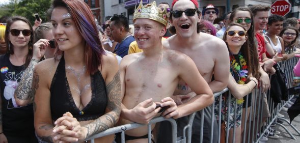 People celebrate the 48th annual Gay and Lesbian Pride Parade on June 25, 2017 in Chicago, Illinois. / AFP PHOTO / Kamil Krzaczynski (Photo credit should read KAMIL KRZACZYNSKI/AFP/Getty Images)