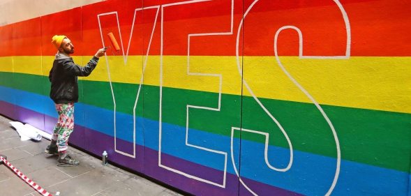 Street Artists Paint 'YES' in Australia for marriage equality