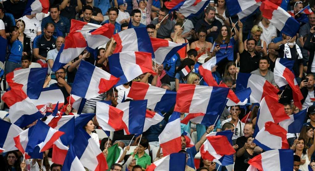 NICE, FRANCE - JUNE 01: French fans during the International Friendly match between France and Italy at Allianz Riviera Stadium on June 1, 2018 in Nice, France. (Photo by Claudio Villa/Getty Images)