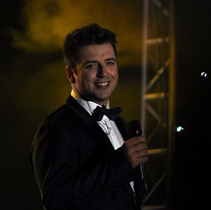 Westlife singer Mark Feehily announced he is expecting his first child