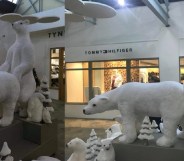 Customers said the two polar bears look like they're having anal sex