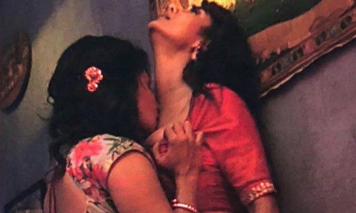 Bollywood actress Flora Saini to star in Gandii Baat 2 lesbian scene PinkNews picture