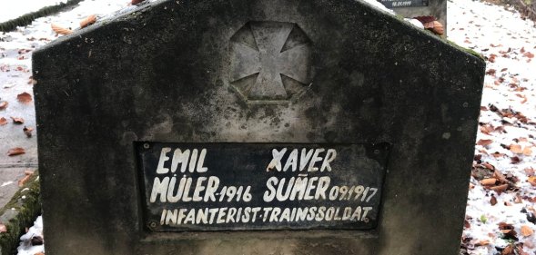 The soldiers' tomb stone that inspired the mystery.