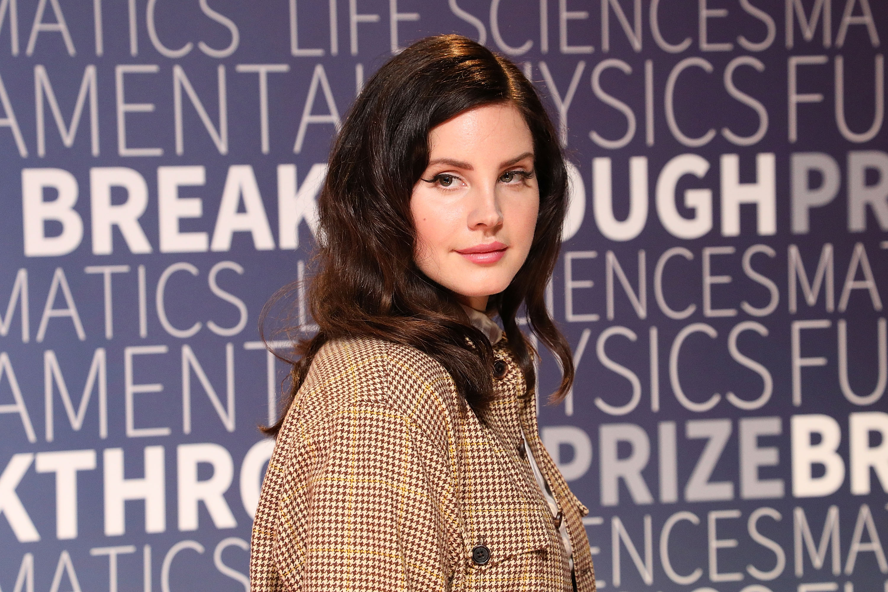 Lana Del Rey came out against furries and called them 'gross' | PinkNews