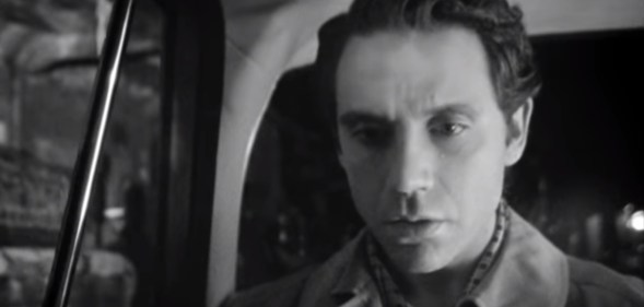 Mika is on the prowl in new track 'Sanremo'