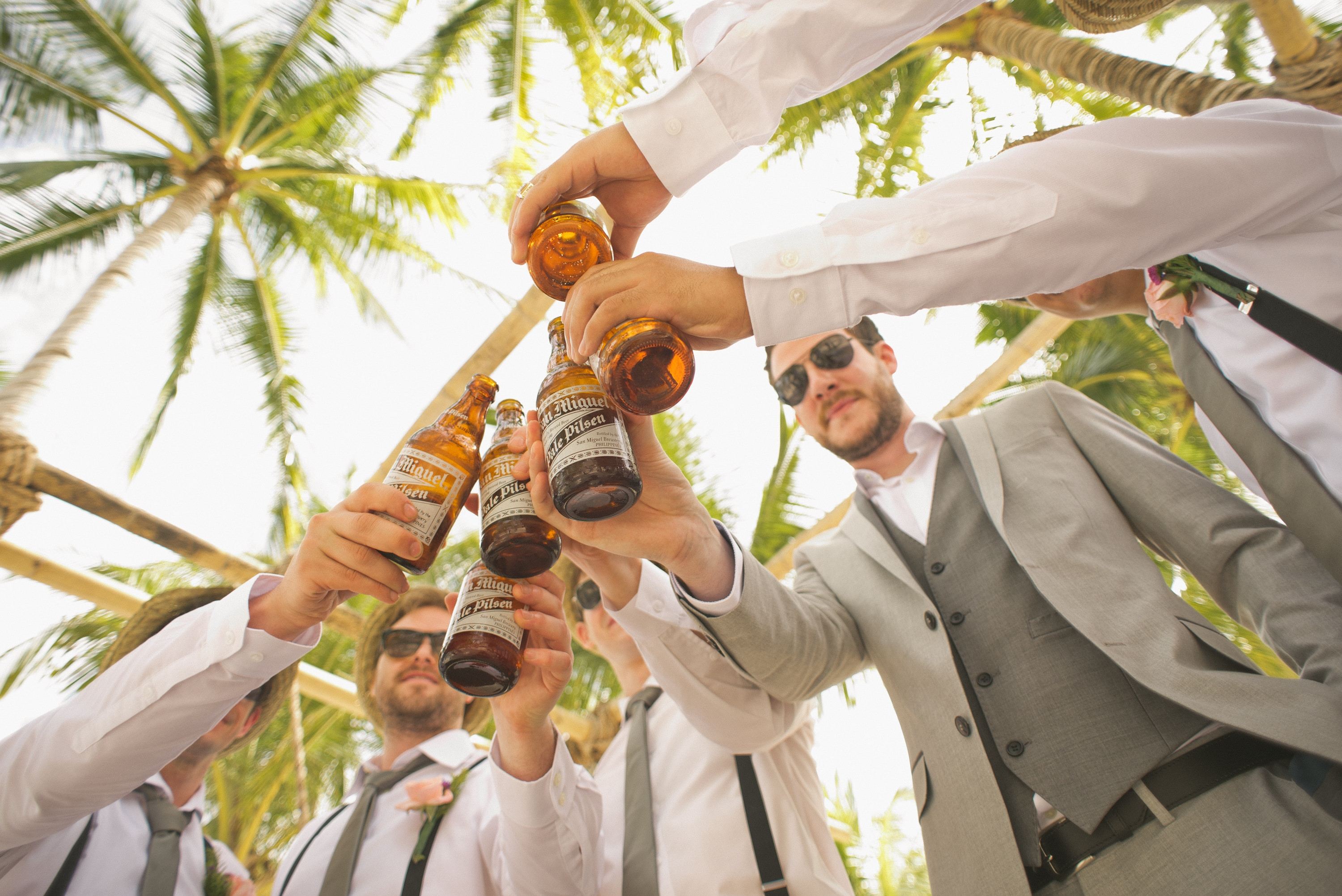 More straight men than ever are giving 'bro-jobs', finds study | PinkNews