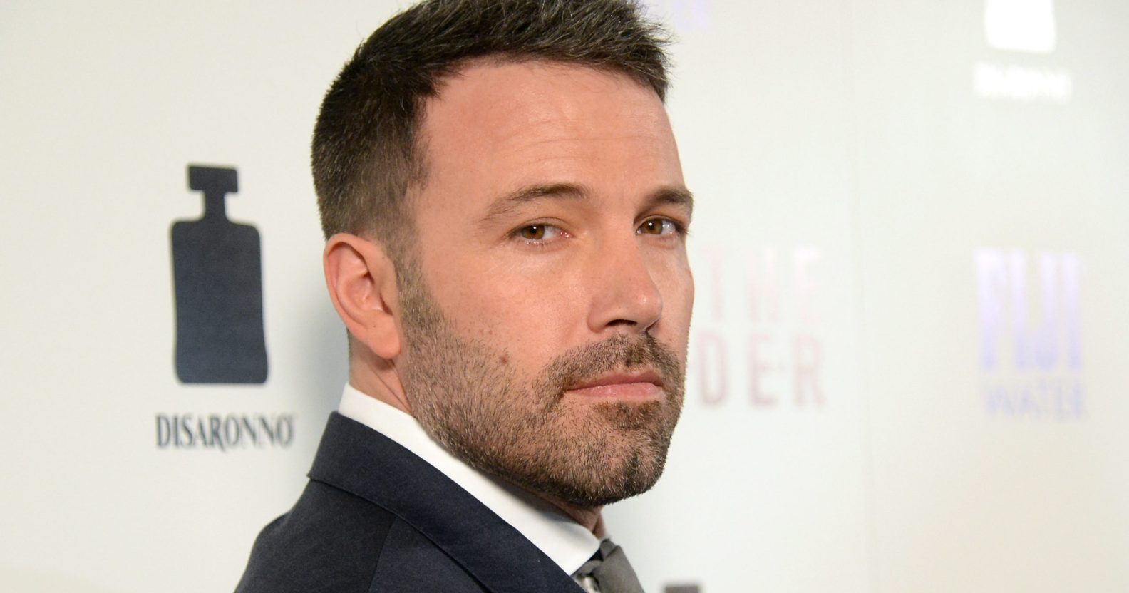 Ben Affleck really wants you to know he's not on Grindr for some reason