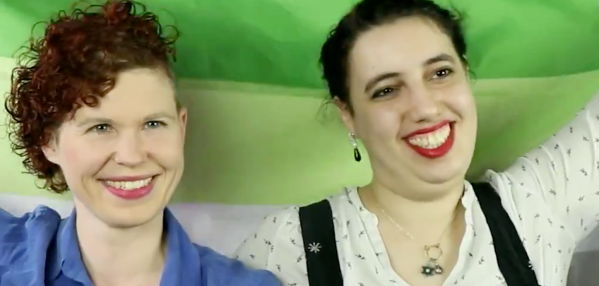 Lisa Burscheidt (L) and Samantha Marcus (R) aromatic folk in an 'opt-in, opt-out relationship'. (PinkNews)