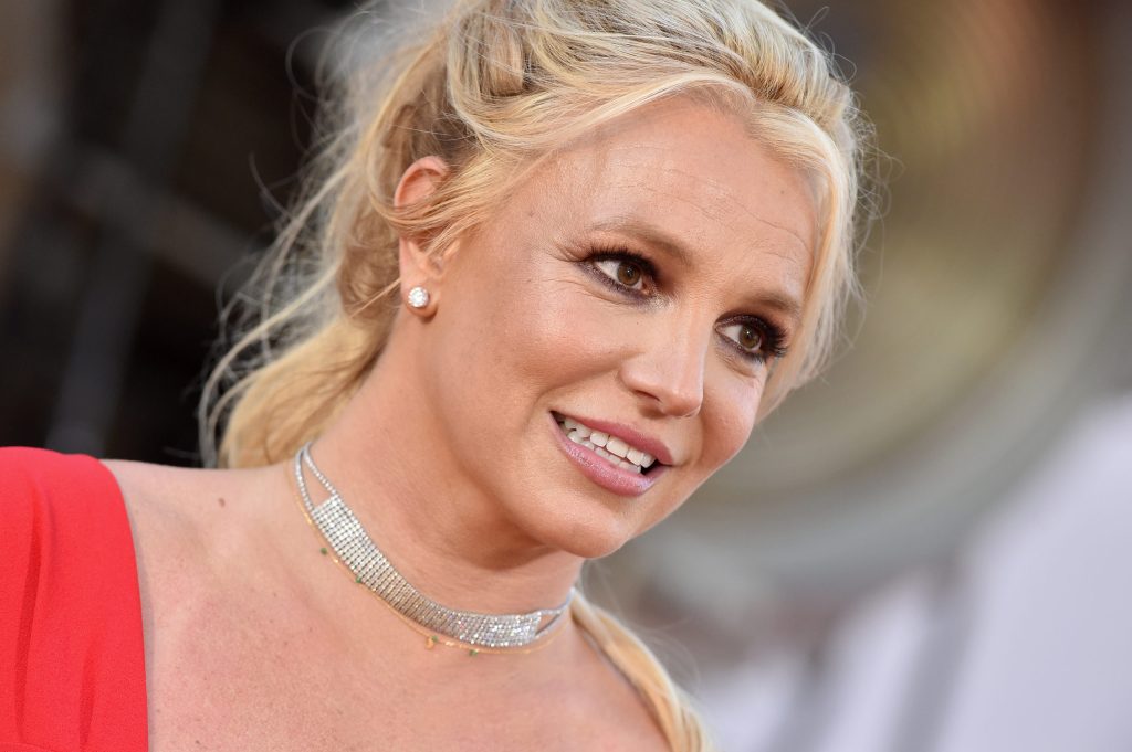 conservatorship Britney Spears honours frontline healthcare workers during coronavirus
