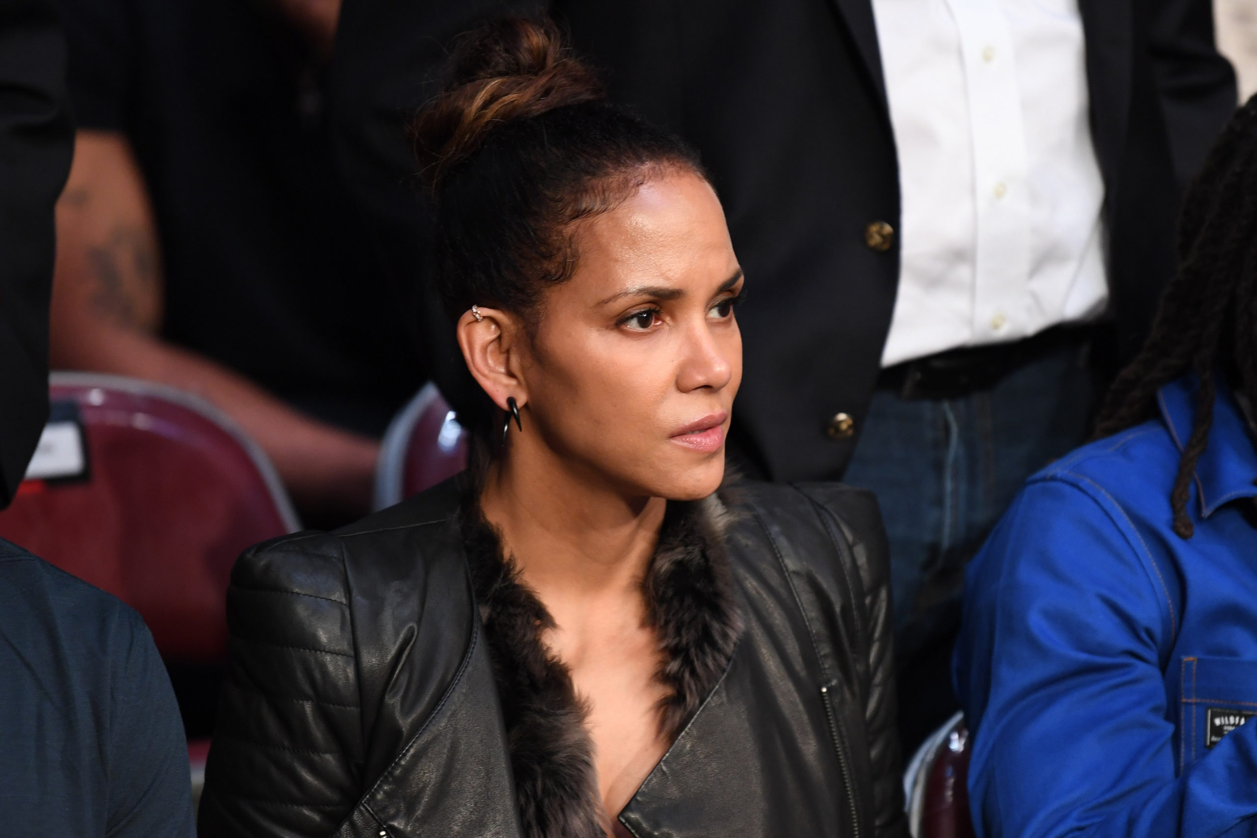 Halle Berry Porn Star - Halle Berry shuts down bigots shaming her son for wearing heels