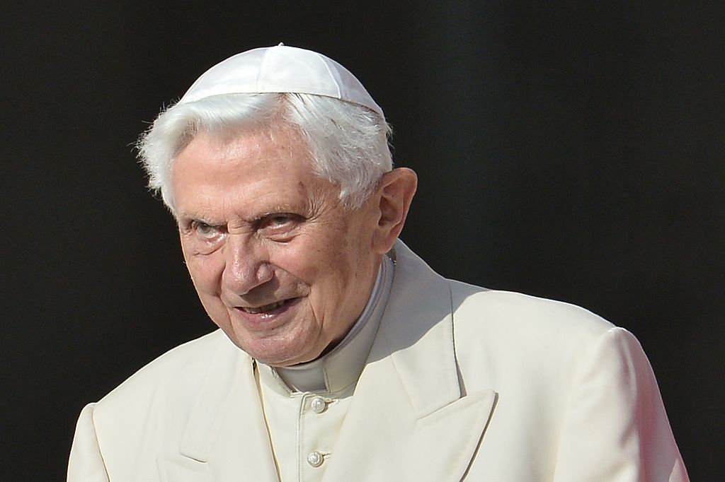 Disco forord kun Pope Benedict XVI: Former Pope links gay weddings to 'the Antichrist'