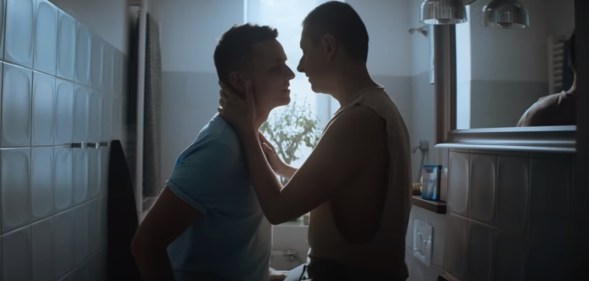 The two men featured in the ad are real-life couple Jakub and Dawid Mycek-Kwieciński, who are well-known gay Polish YouTubers.
