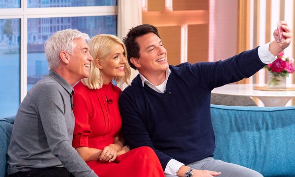 John Barrowman with Phillip Schofield and Holly Willoughby on the set of This Morning