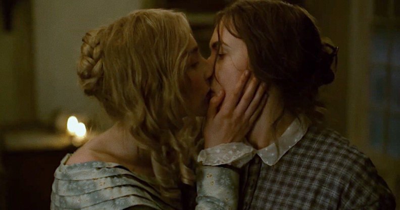 Kate Winslet Saoirse Ronan kiss Ammonite