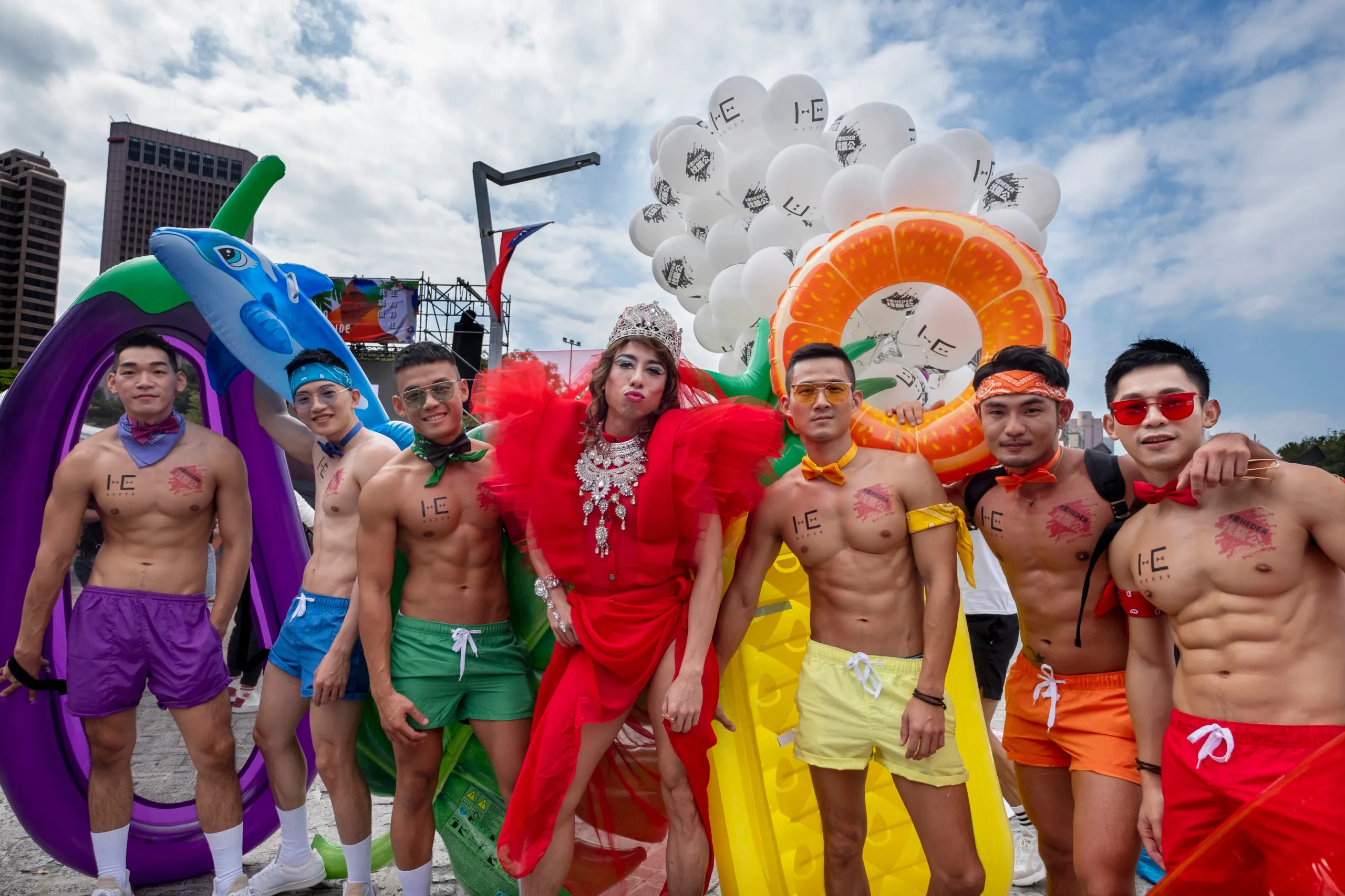 самые большие геи парад фото 62