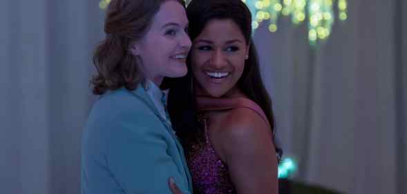 Jo Ellen Pellman as Emma and Ariana Debose as Alyssa in The Prom