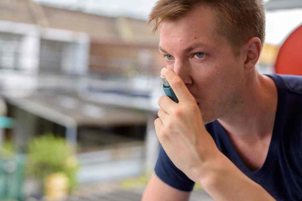 Asthmatic straight guy joins Grindr looking for a spare inhaler