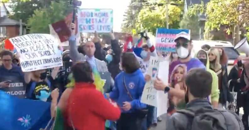 anti anti-trans protest in Ottawa