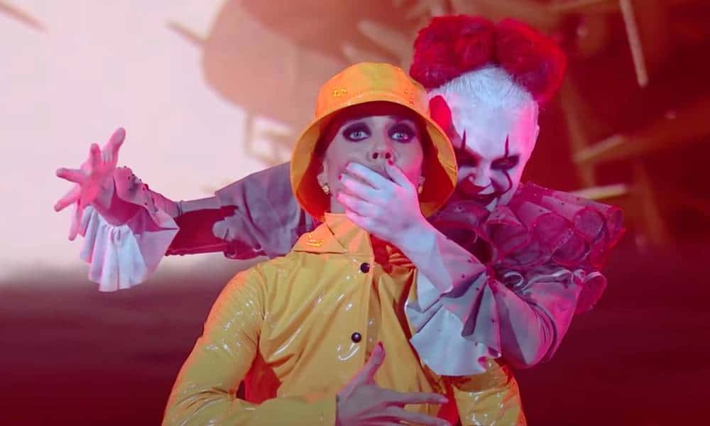 JoJo Siwa dressed as Pennywise from the movie "It" during a performance on Dancing with the Stars