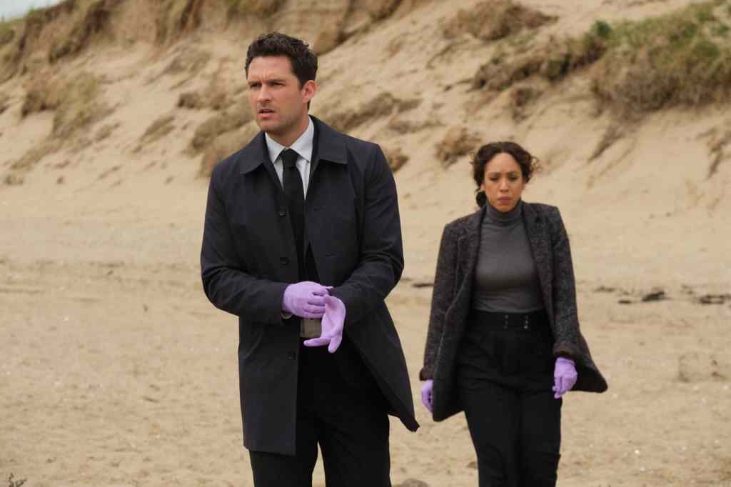 Ben Aldridge as DI Matthew Venn and Pearl Mackie as DS Jen Rafferty in ITV's The Long Call. (ITV)