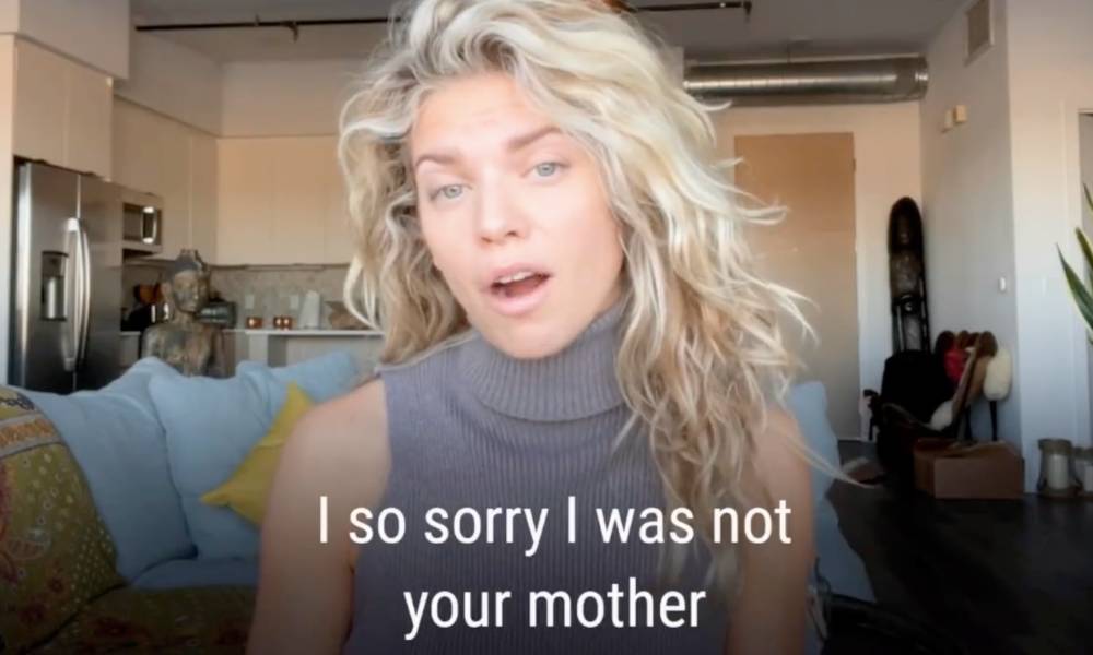 90210's AnnaLynne McCord roasted over Vladimir Putin poem