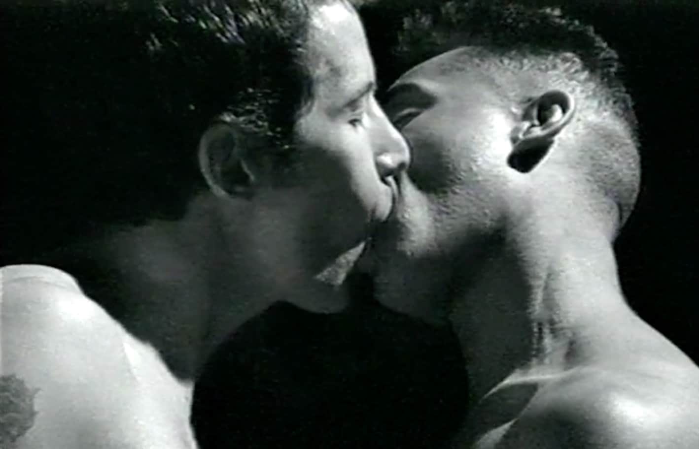 гей поцелуи актеров фото 65