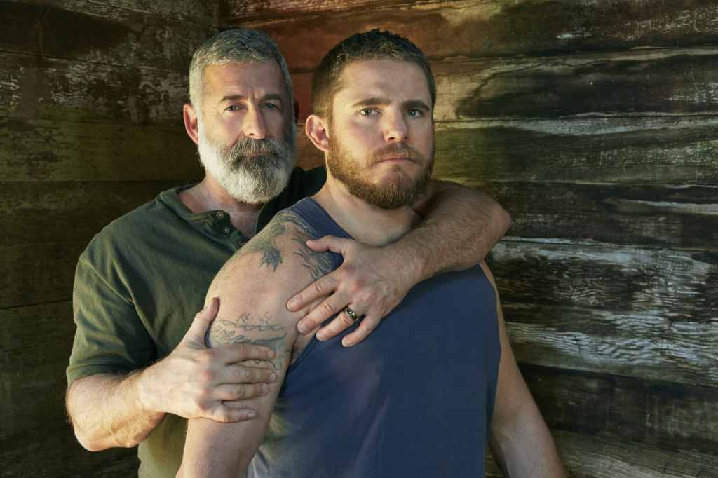 Two bears embracing.