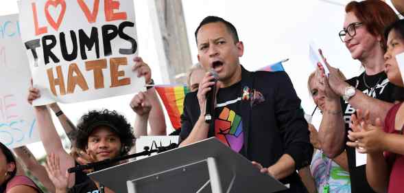 Carlos Guillermo Smith speaks at a rally