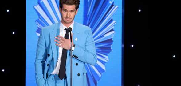 Andrew Garfield wore a trans Pride flag pin at the GLAAD Awards.