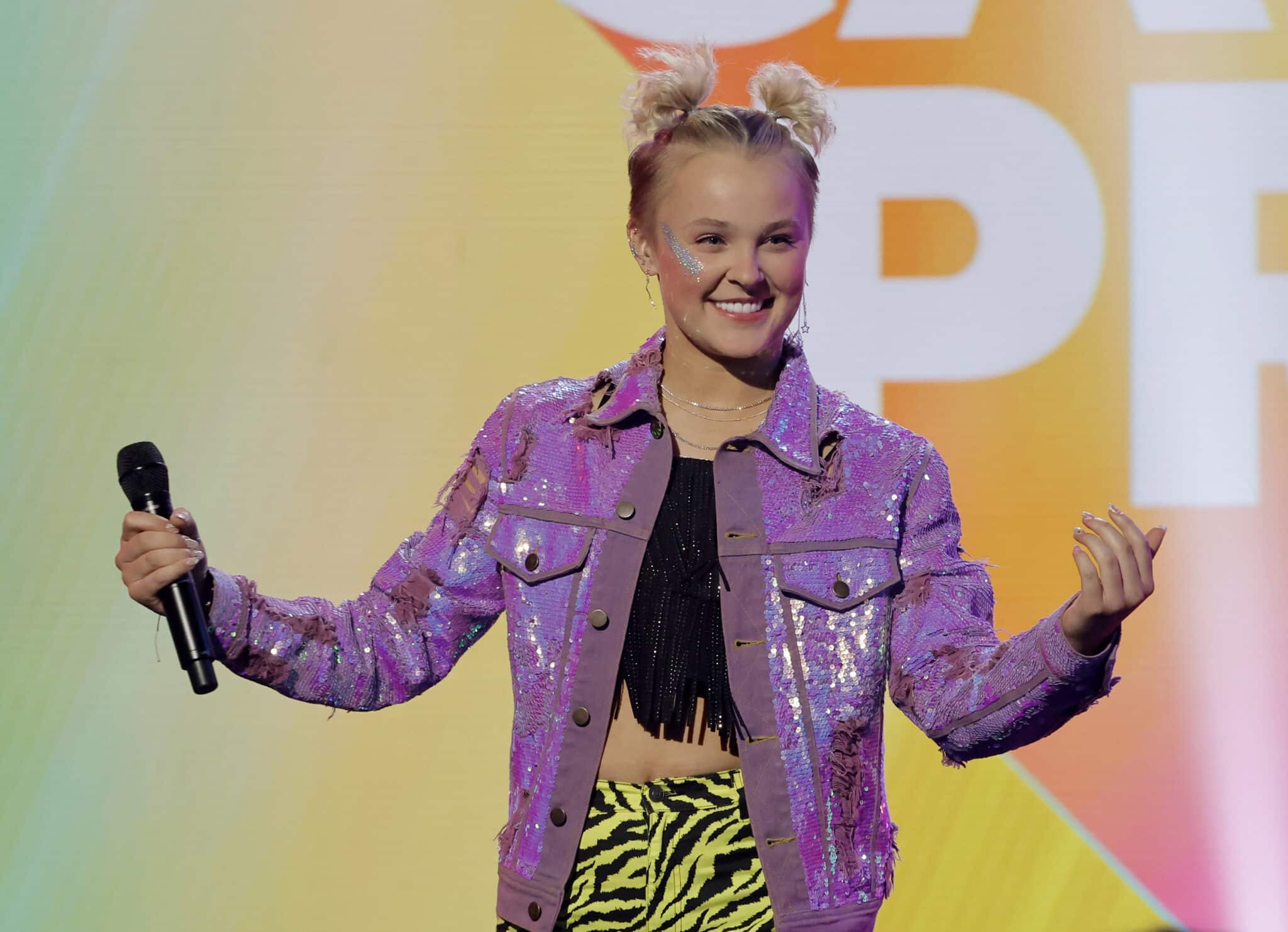 Jojo Siwa Reflects On Being A Gay Icon 