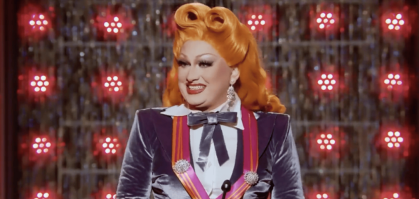 Jinkx Monsoon perfomring the Roast challenge in Drag Race: All Stars 7