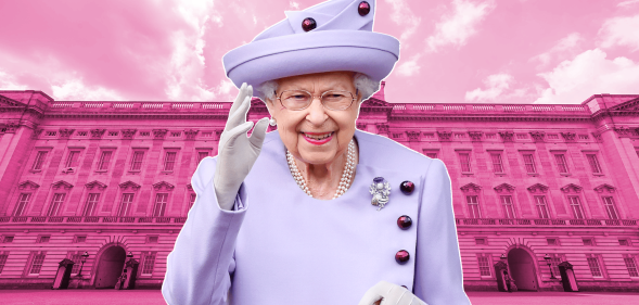 A picture of Queen Elizabeth against a backdrop of Buckingham Palace in pink.