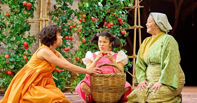 Ami Okumura Jones as Satsuma (L), Mei Mac as Mei and Jaqueline Tate as Granny (R) in My Neighbour Totoro. (Manuel Harlan/RSC/ Nippon TV)