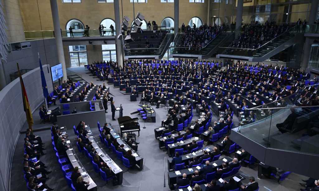 Baerbel Bas in a large chamber at German parliament 
