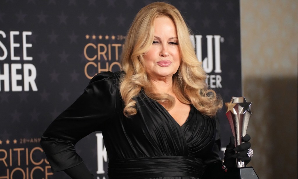 Jennifer Lopez breaks down in tears at MTV Movie & TV Awards 2022