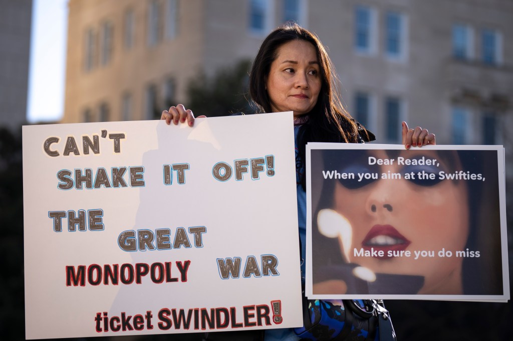 Taylor Swift fan demonstrates outside U.S Capitol. (Drew Angerer/Getty)