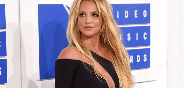 Britney Spears wears a black dress to the 2016 MTV Video Music Awards