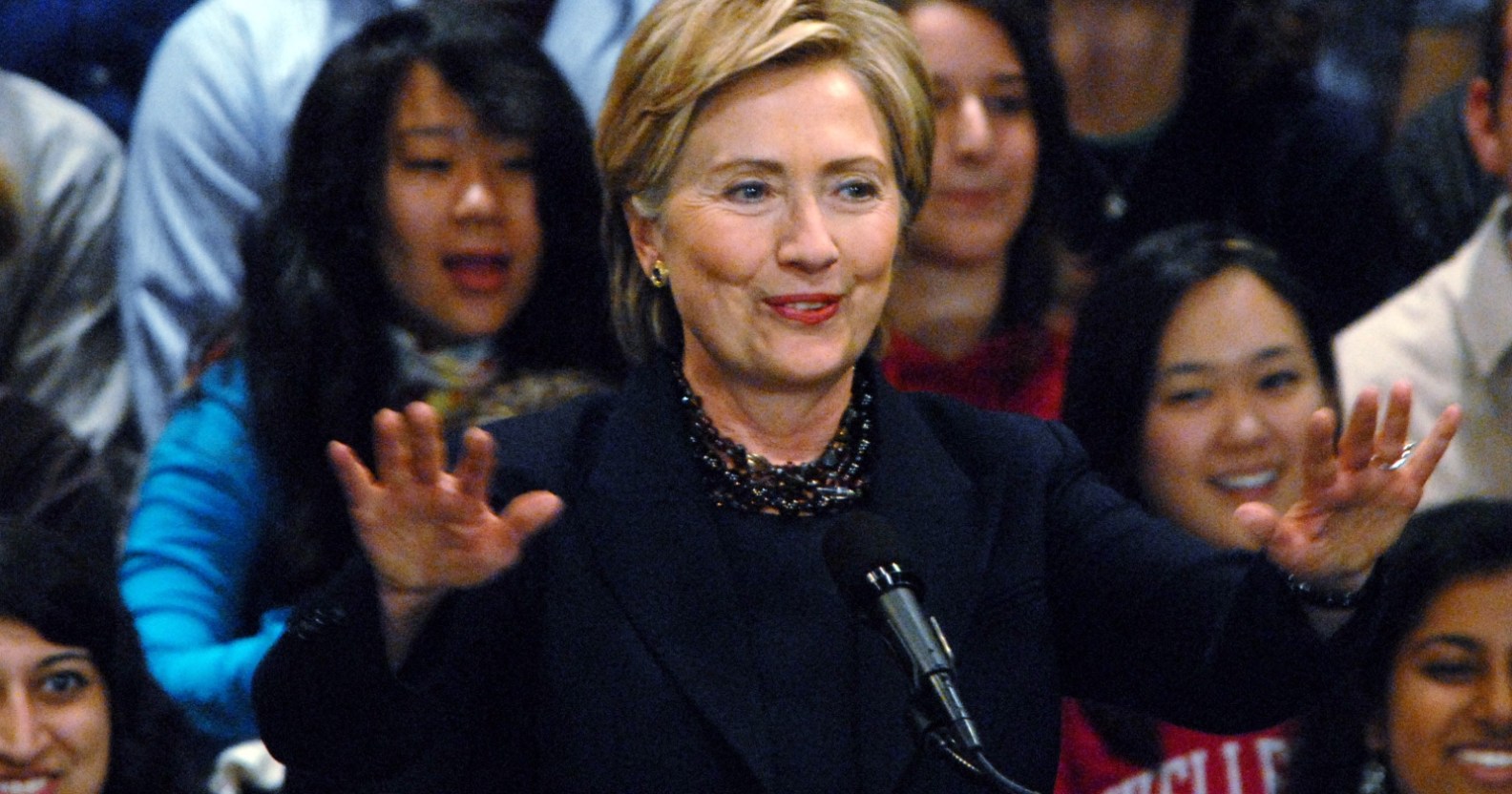 Hilary Clinton gives a speech at Wellesley College