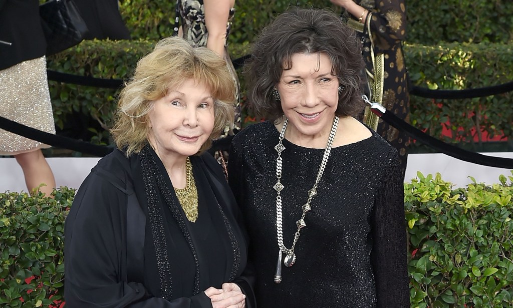 Jane Wagner (L) with wife Lily Tomlin (R). 
