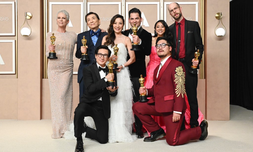 The award-winning cast and crew of Everything Everywhere All At Once. 