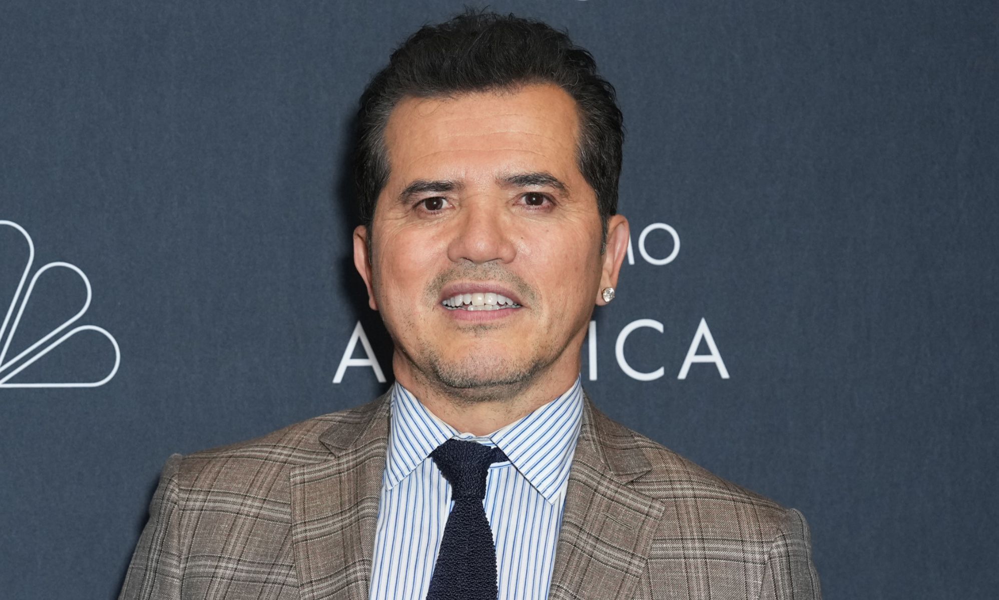 John Leguizamo says he's a trans ally and the fans are living for it