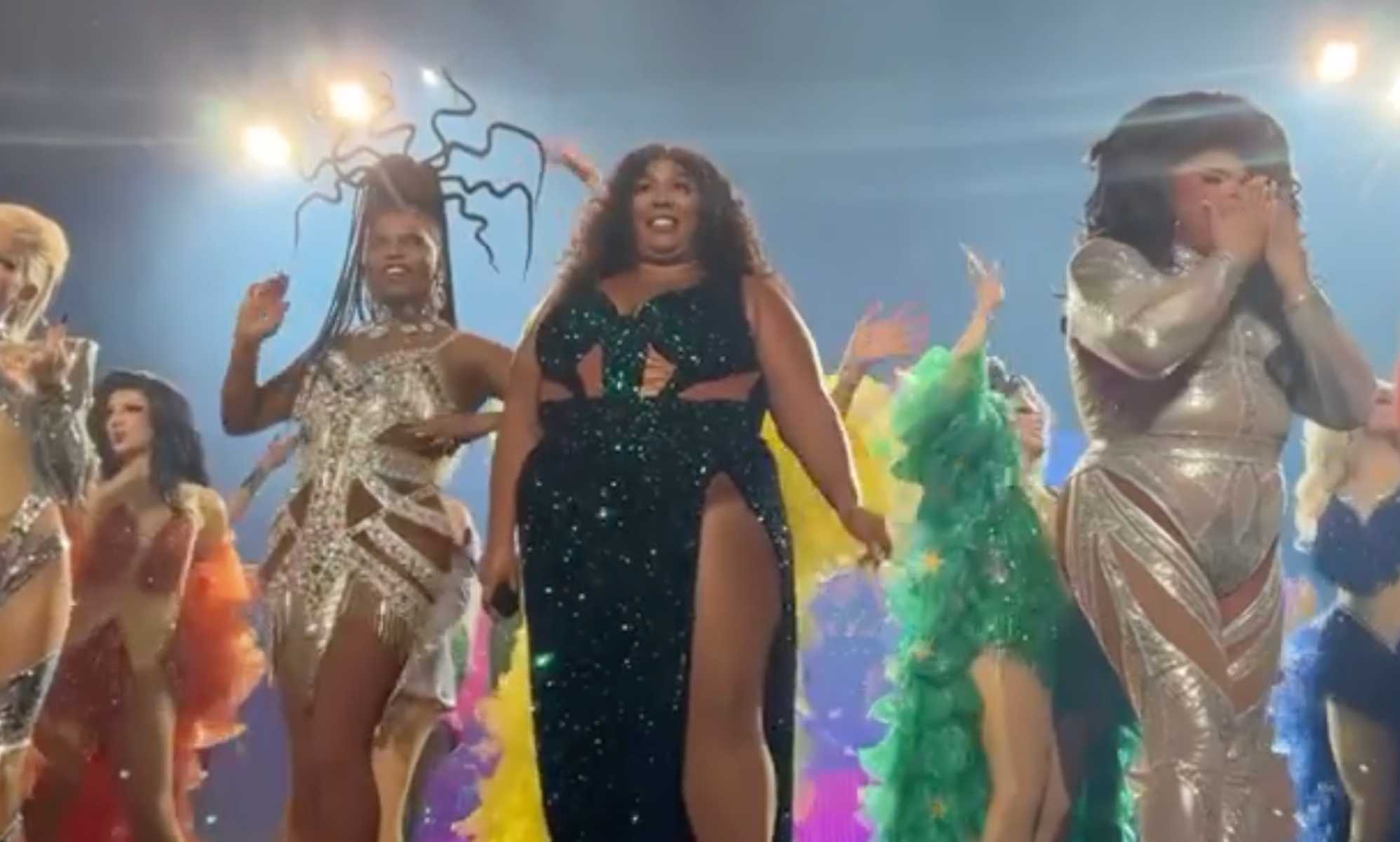 Lizzo defies Tennessee drag ban with iconic Drag Race alumni